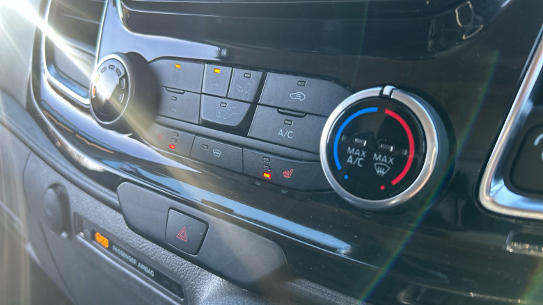 Ford Transit Custom 300 L2 Diesel Fwd 2.0 EcoBlue 130ps Low Roof Limited Van Auto